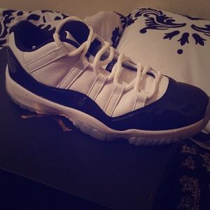 Jordan Retro 11 size 9 in men